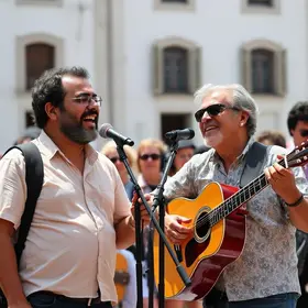 Alceu Valença e Alexandre Pires em Santos