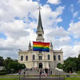 acolhimento e inclusão ao público LGBT+